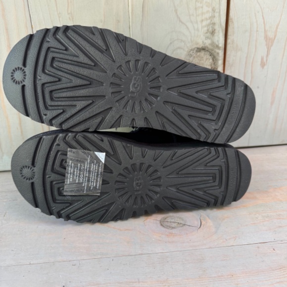 UGG CLASSIC ULTRA MINI FRINGE BLING BLACK BOOTIES Nib - Picture 8 of 8